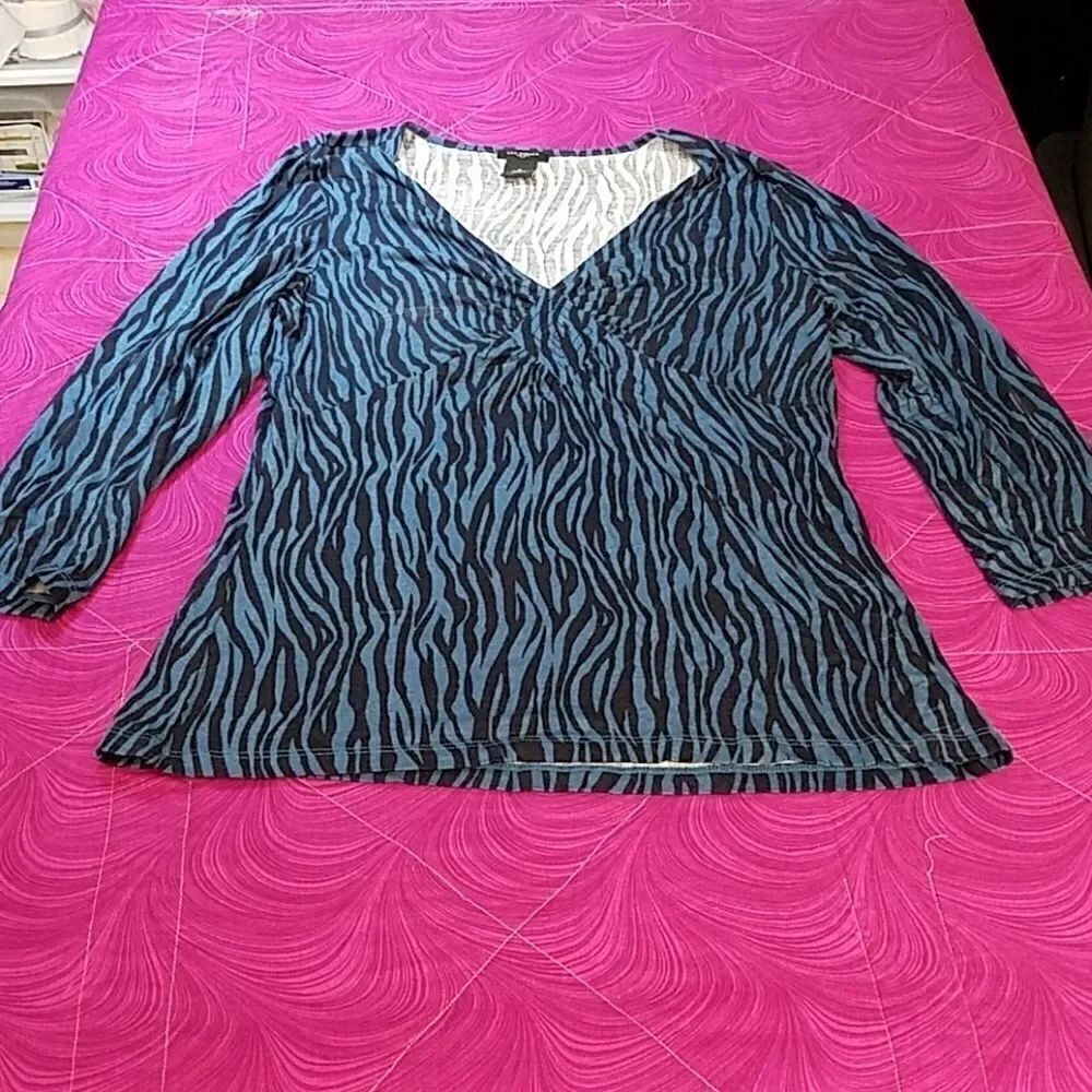 ✔ 5 for $25 Ann Taylor blouse size medium